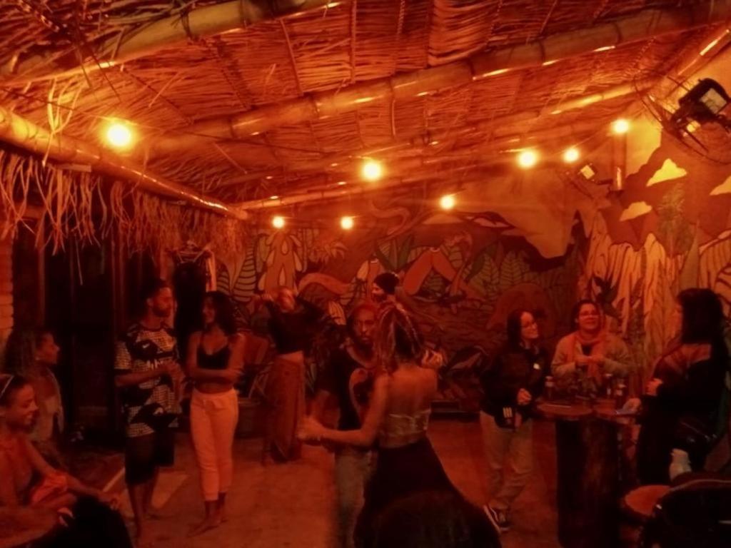 Efferus Hostel Ubatuba Bagian luar foto