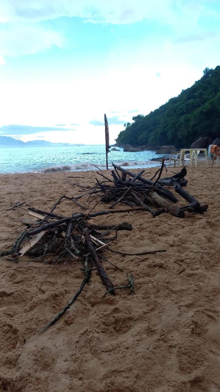 Efferus Hostel Ubatuba Bagian luar foto