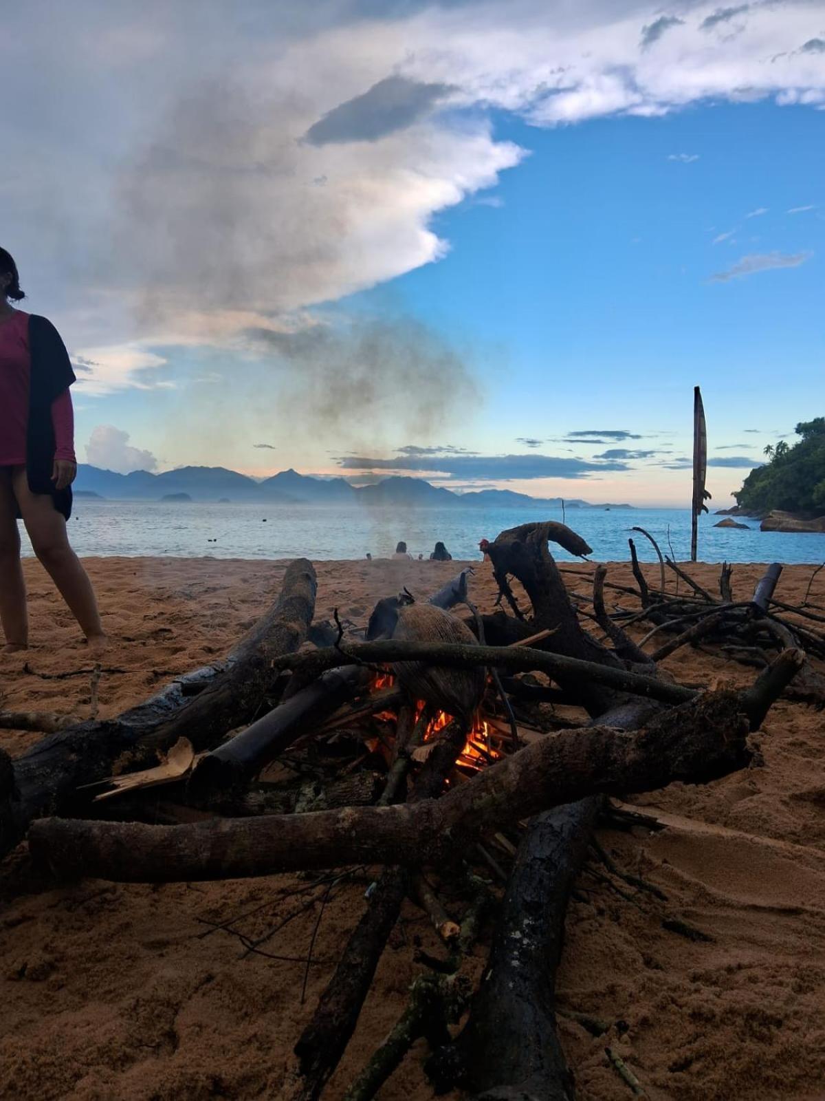 Efferus Hostel Ubatuba Bagian luar foto